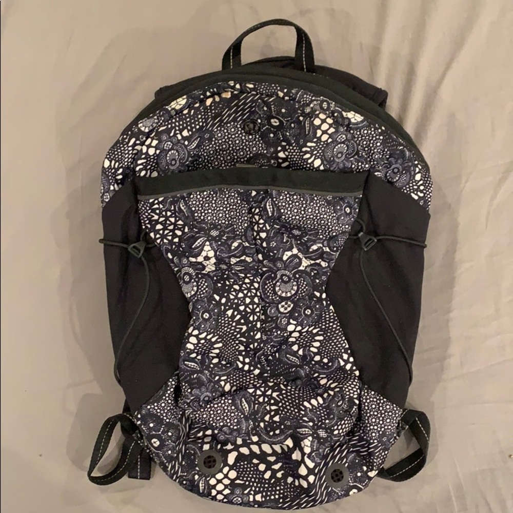 Lululemon run like a gazelle backpack